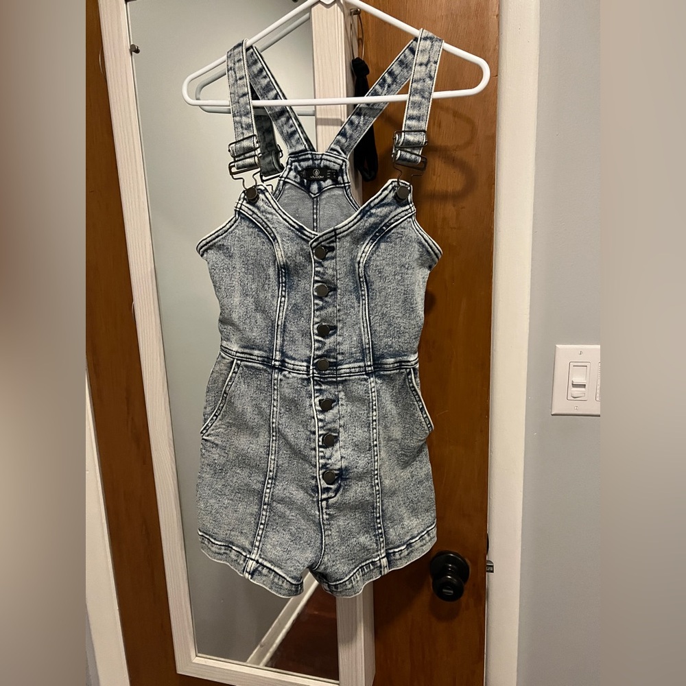 Volcom short overalls